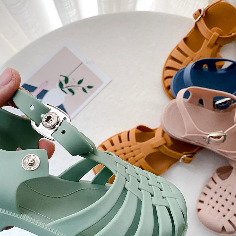 Non-slip Roman Sandals Breathable Beach Shoes New Girls Summer Sandals Baby Girls Cave Hole Cute Princess Candy Shoes Kid